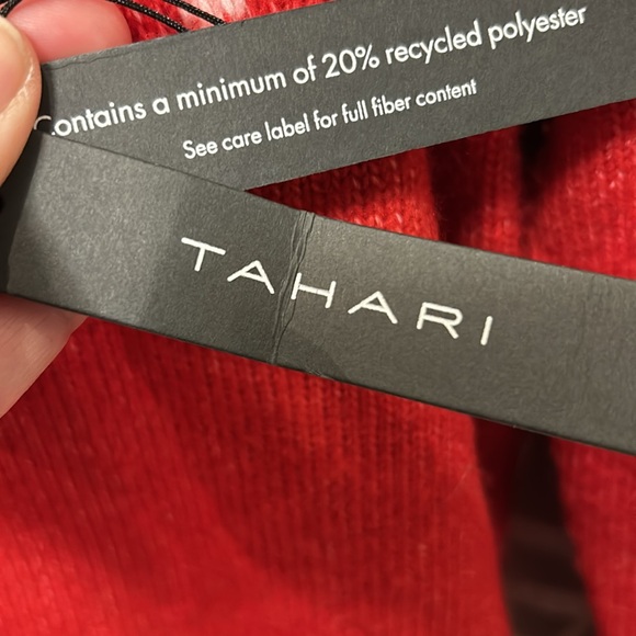 Tahari Red and Black Fair Isle Knit Sweater - Size Large NEW - Picture 3 of 4